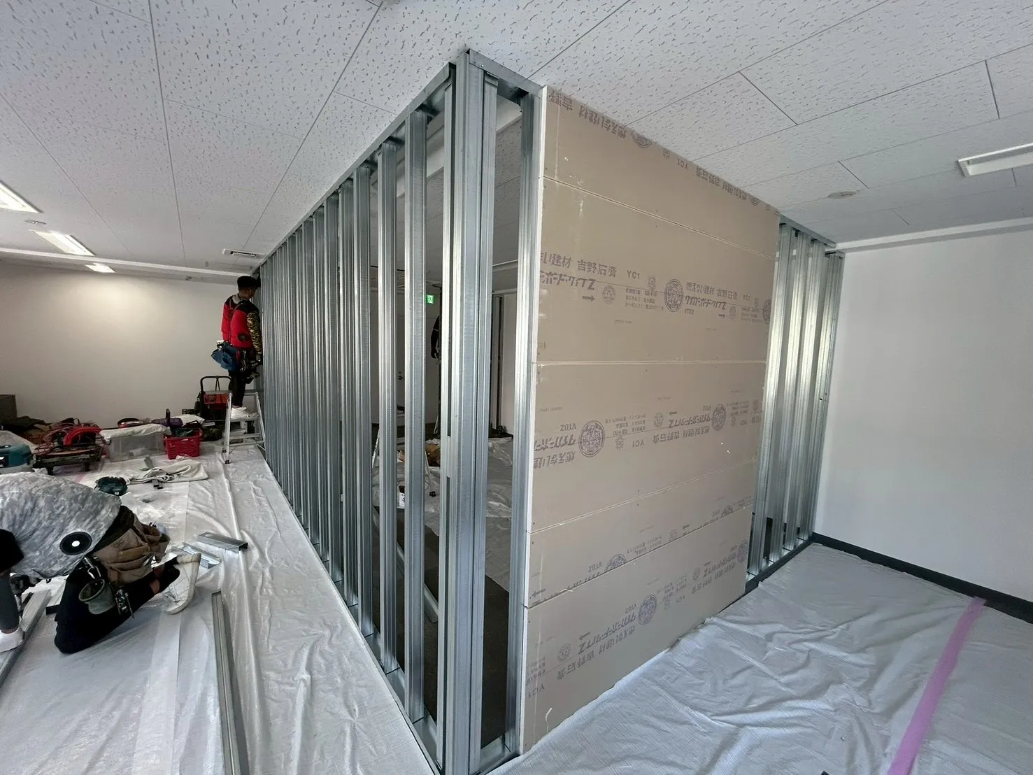 今回はテナント工事を紹介します