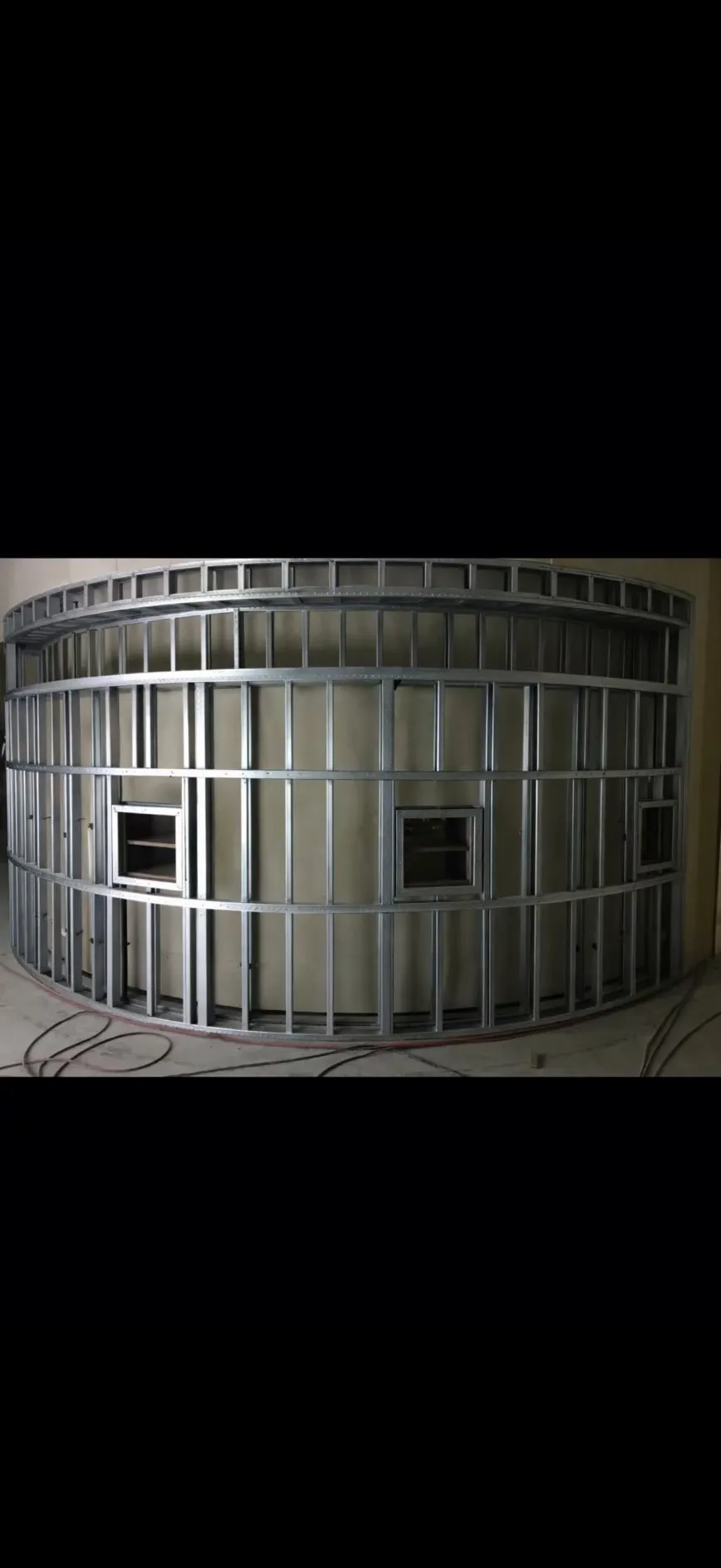 今回はテナントにてR壁について紹介します。